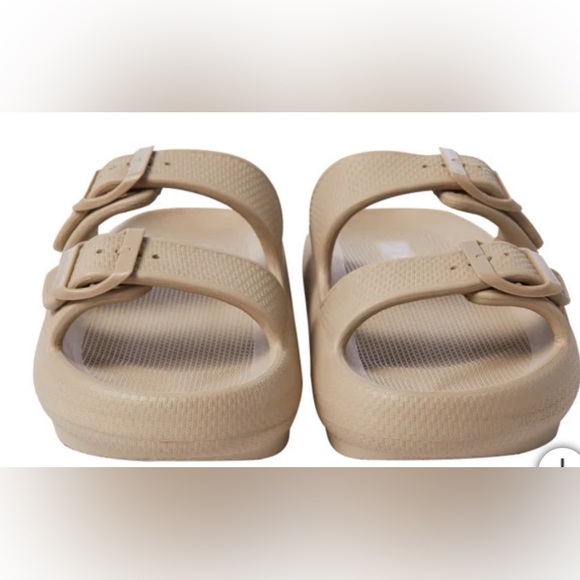 32 Degrees Ladies' Buckle Sandal Beige - Picture 1 of 3